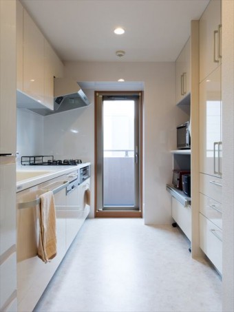 収納力アップ！　床下・壁面収納が豊富なマンションにリフォーム